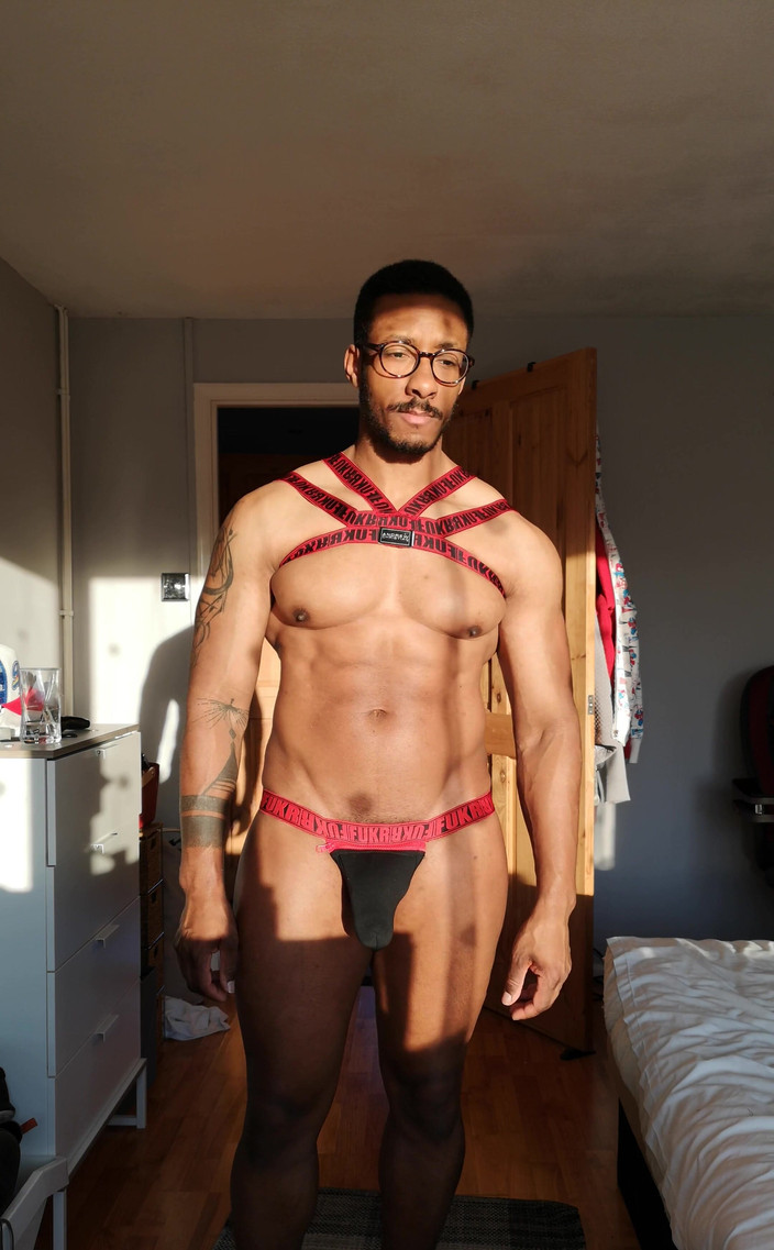 Amadeus: Hei Lelaki PatutNya Saya Memakai Ini Kepada Penyayang Selepas Parti