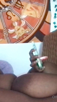 Co się stanie, gdy wyśle jej porno / masturbację