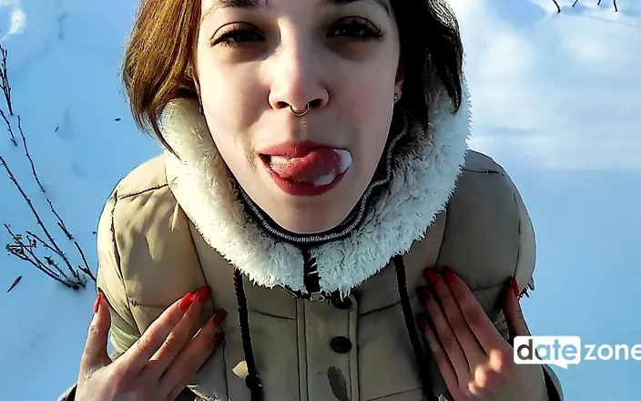 Datezone: Amateur Outdoor Last Winter Blowjob