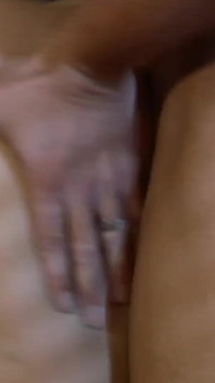 Une MILF sexy baise comme une folle