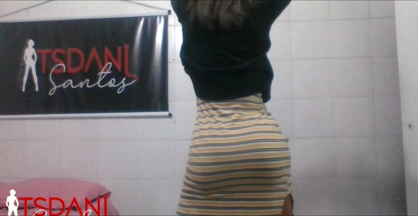 Tsdanisantos1: Seksowna i uwodzicielska Daniela Santos tańczy, a następnie ma orgazm.