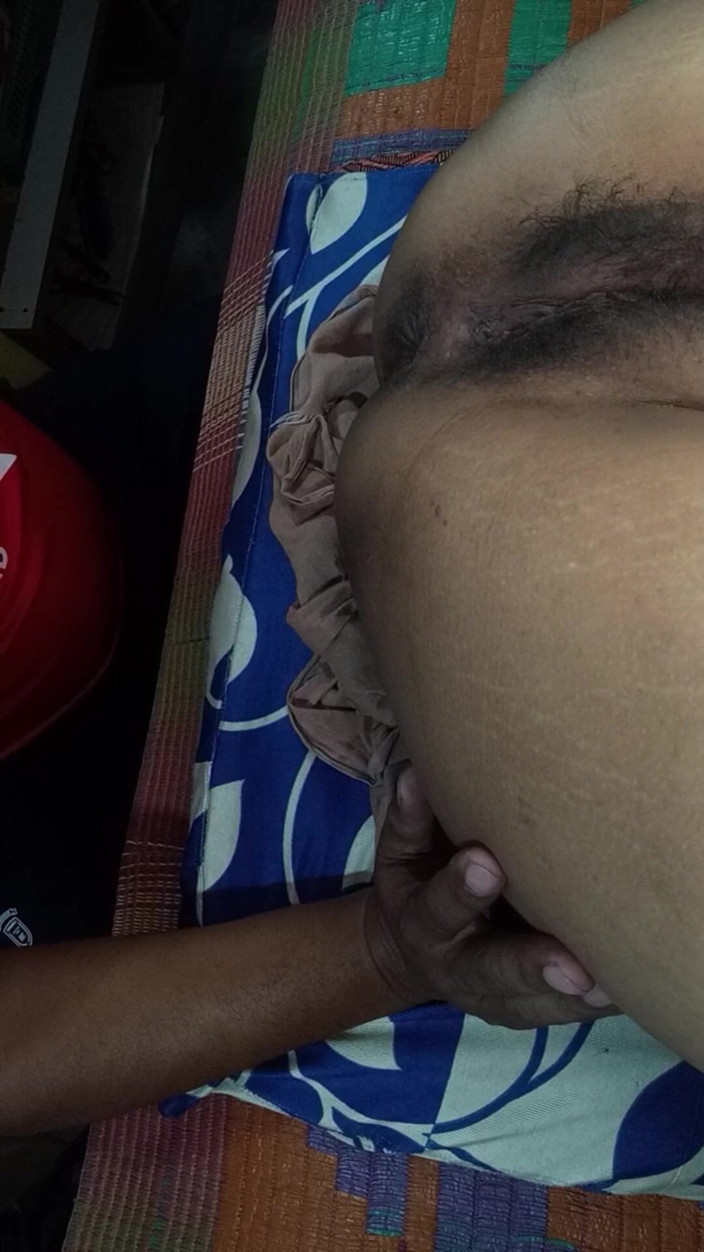 Real Couple 203: Prova a inserire un plug anale, vibratore e la sua...