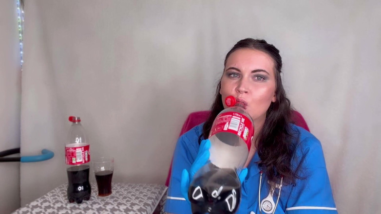 MissFFW: Verpleegster Ffw met vuistneukend drankje en burpen