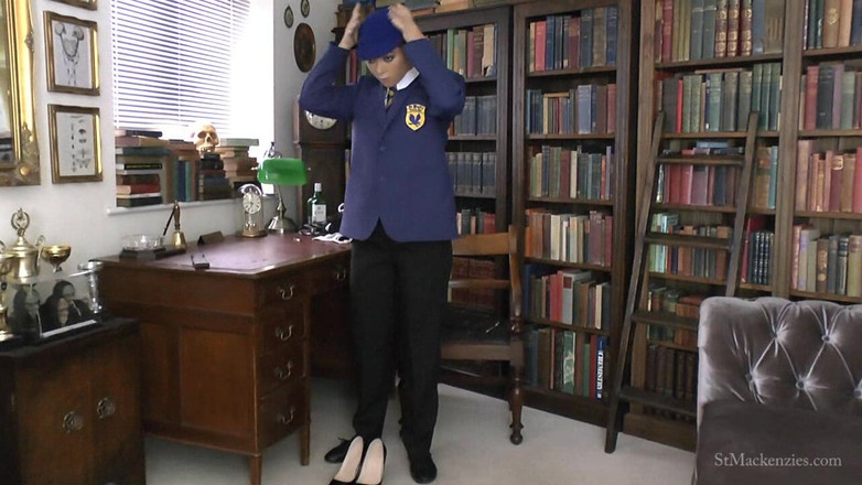 St Mackenzie's Archive: Natalia strippar och klänningar i en All Boys-uniform