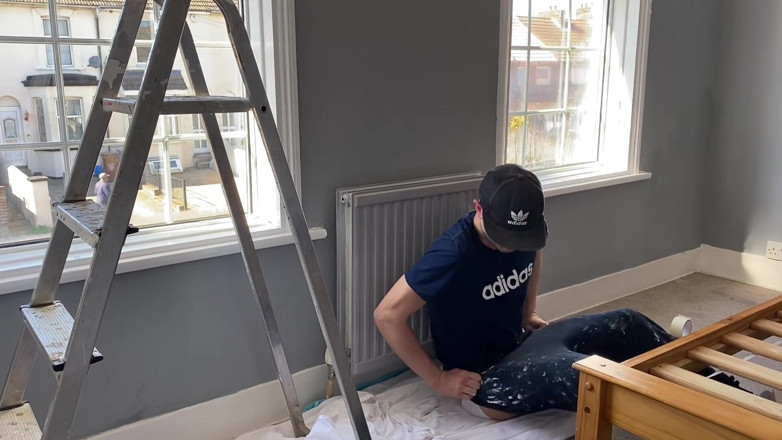 Fuckbutty: Schilder en decorateur schiet een lading tijdens het werk