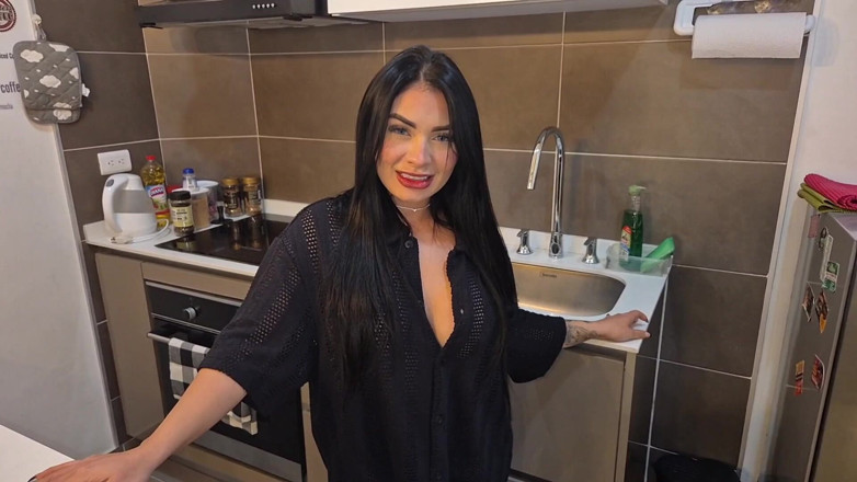 AlejandraPalacios: La moglie gli fa un bel pompino nella festa degli...