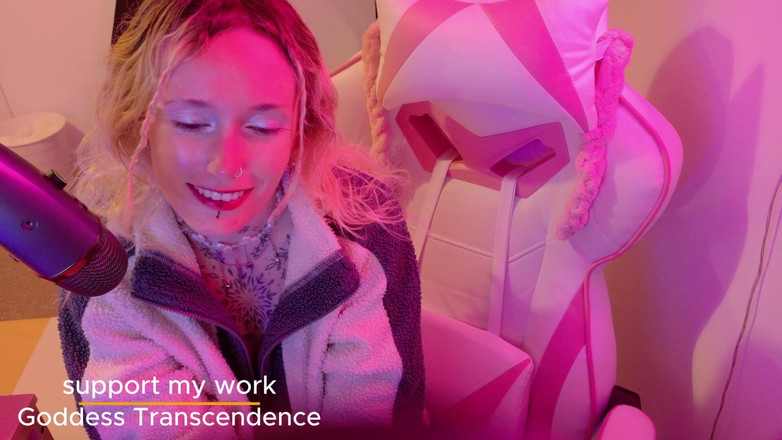 Goddess Transcendence: Cuck voetslaaf vernedering bezwete vuile voeten 4k