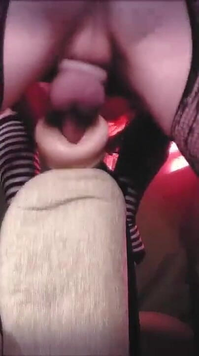 Horny Trans Woman Fucks a Dildo (Trans Beril +18)