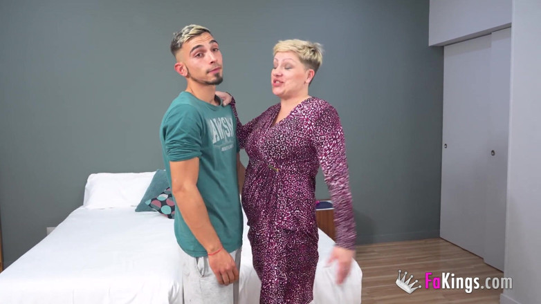 FAKings: 40 Years Old Fat Mature Sara Duval Is Divorced and...