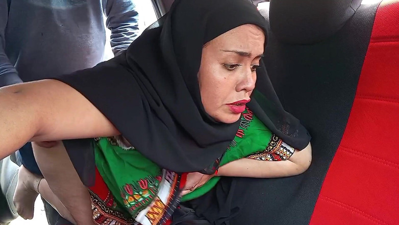 BBW Kelly Mom: Indisk kvinna som bär hijab hade sex i bilen