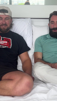 Documentando a primeira experiência gay dos meus namorados com um americano