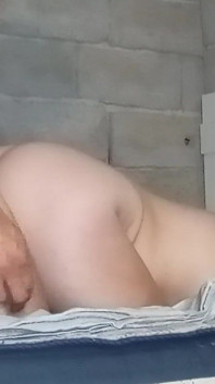 Je casse le cul de ma demi-sœur et je le remplis de sperme