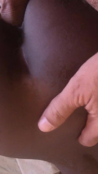 新的黑色阴户操和填满热牛奶