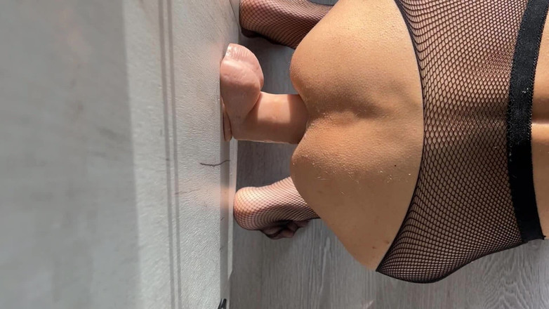 TVJackLong: Handjob dubur yang sangat baik di sisi dengan dildo besar...