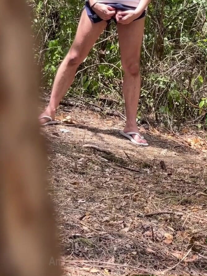AmateurMates: Amateur Boy Caught Peeing in the Woods