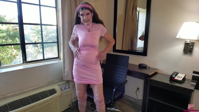 Sexy Sandra N Sir Christopher: Srpna 2025 anální Tease z Hollywoodu Kalifornie
