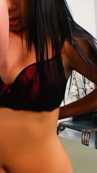 Kyanna Lee wird von mr. Kauen gefickt