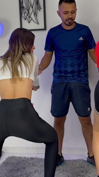Büyük penisli spor salonu eğitmeni baldızım Mollysmith ve benimle sikişiyor - melanirincon