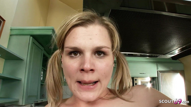 Full porn collection: Блондинку худу тінку відтрахав до оргазму вітчим на кухні