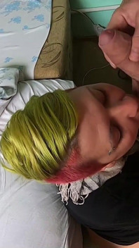 Non succhiare il mio cazzo, basta succhiare e leccarmi le palle e ingoiare il mio sperma