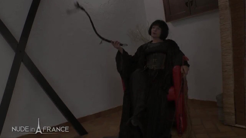 Nude in France: The Marquise of Darkness has a new bbw slave to...