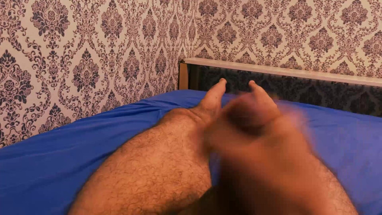 SexMamon: accelerated handjob, in warm bed, straight guy