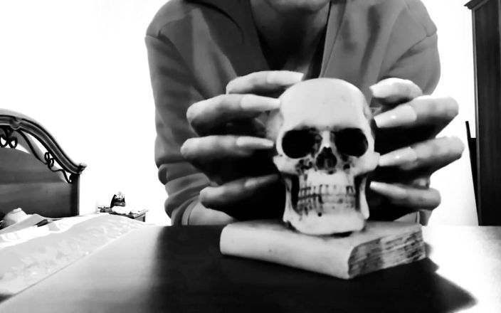 Bergami Melissa: Pitting nails i svartvitt