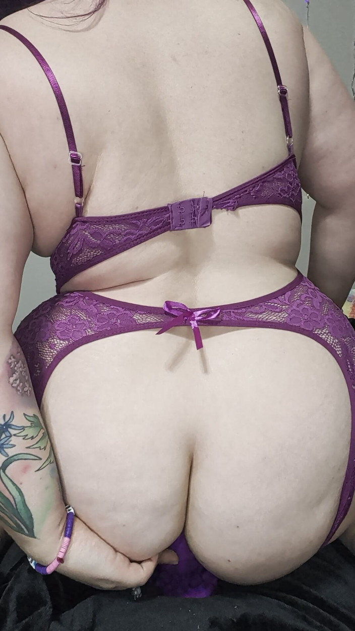 TheKinkyPwrLftr: Fodendo os dois buracos com um vibrador de fantasia