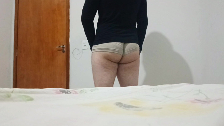 amateurbrazilian: Gay Porn - Look at the Size of This Hot Gay's...
