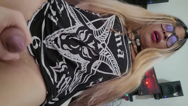 AcidSuccubus: Saki'yi Henshin'den kurtardım, sonra trans bir kız olduğunu öğrendim, bu yüzden...