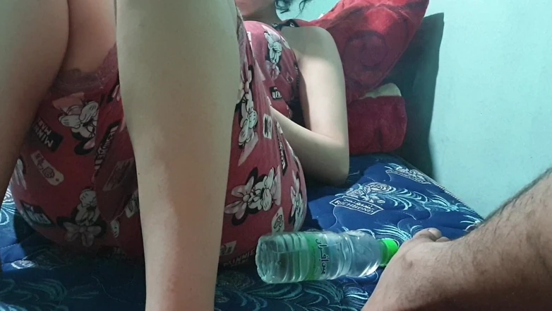 sahar good: Une Jeune Femme Trompe Son Mari Avec Son Ami Arabe...