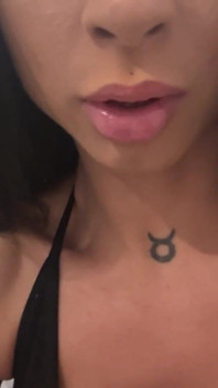 Femdom podcast calpestare - ego e scopo altri ragazzi mentre l'idiota pulisce il suo appartamento e stira i vestiti. Hahaha.