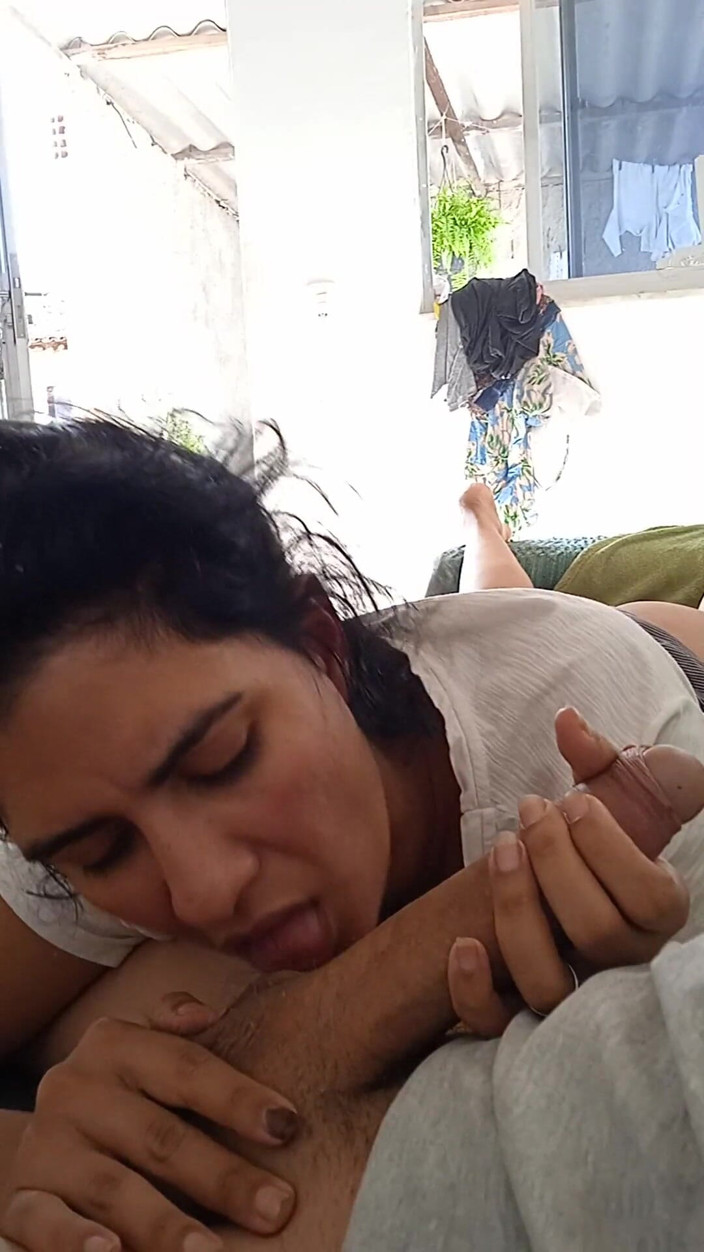 Renatinharj: Elle m’a sucé le pénis jusqu’à ce qu’elle soit complètement...