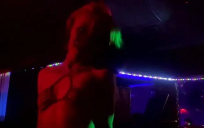 Kinkee Karma: Would You Come Get a Dance From Me?