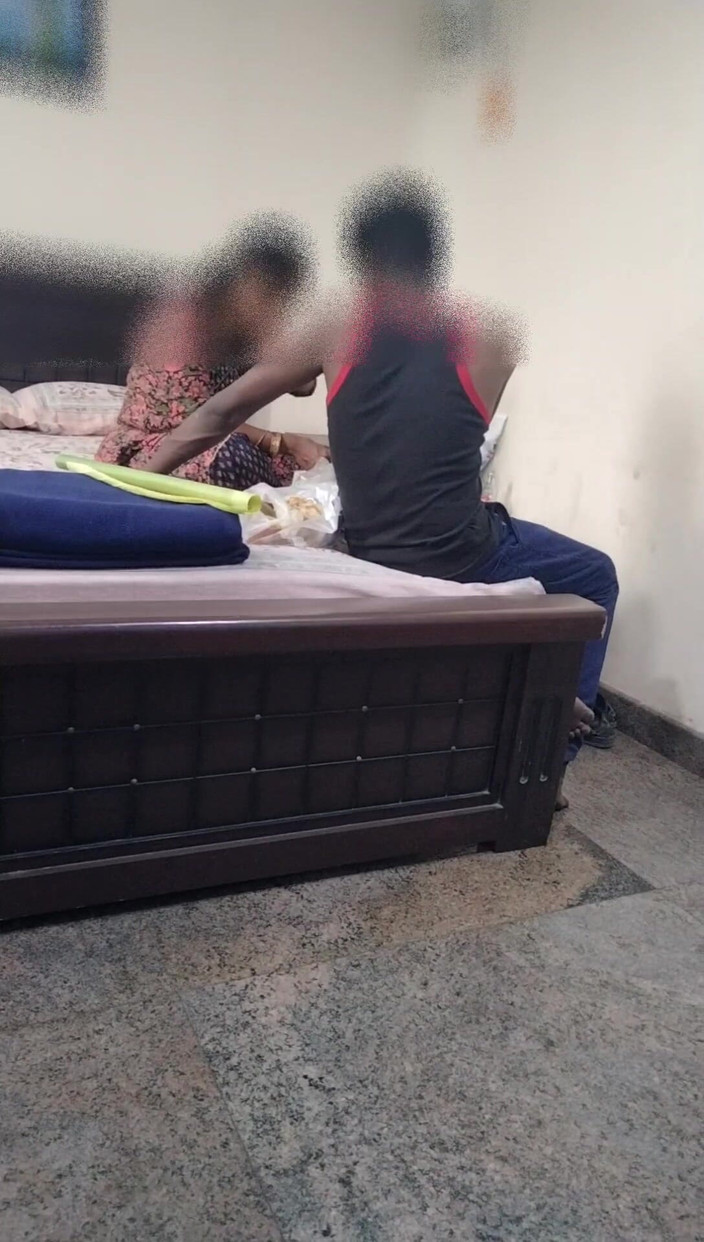 Tamil lesbian: Diskusi Tentang Pemotretan dan Seks