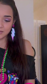 Sultry dos anos 80 de Zara masturbando a instrução - sedução em pov neon espera!