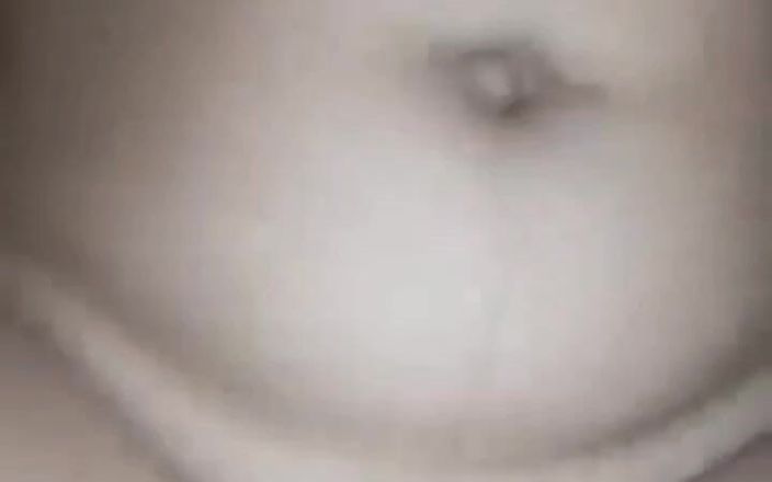 Ratna Antika: Toccando la cognata da sola
