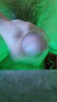 Cumshot onder het bureau