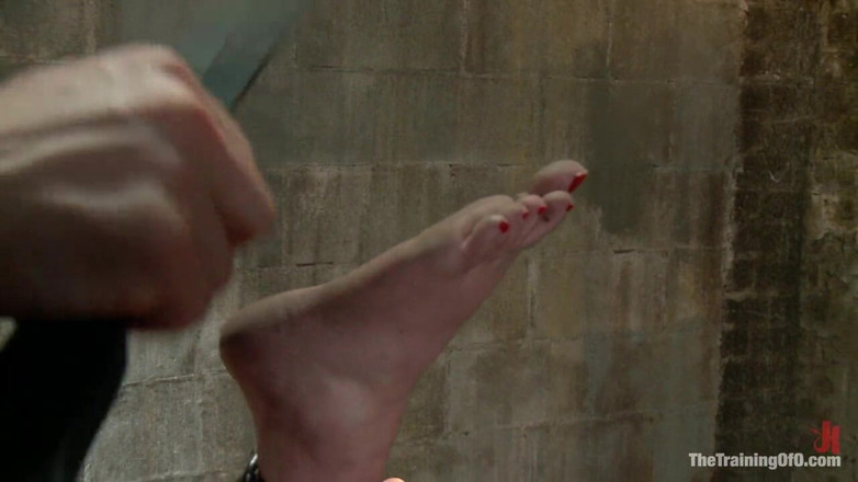 The Training of O by Kink: サーシャ・ノックスのトレーニング初日