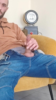 Saya bermain dengan batang besar saya, tampar, handjob dan pancutan mani Clarabitch