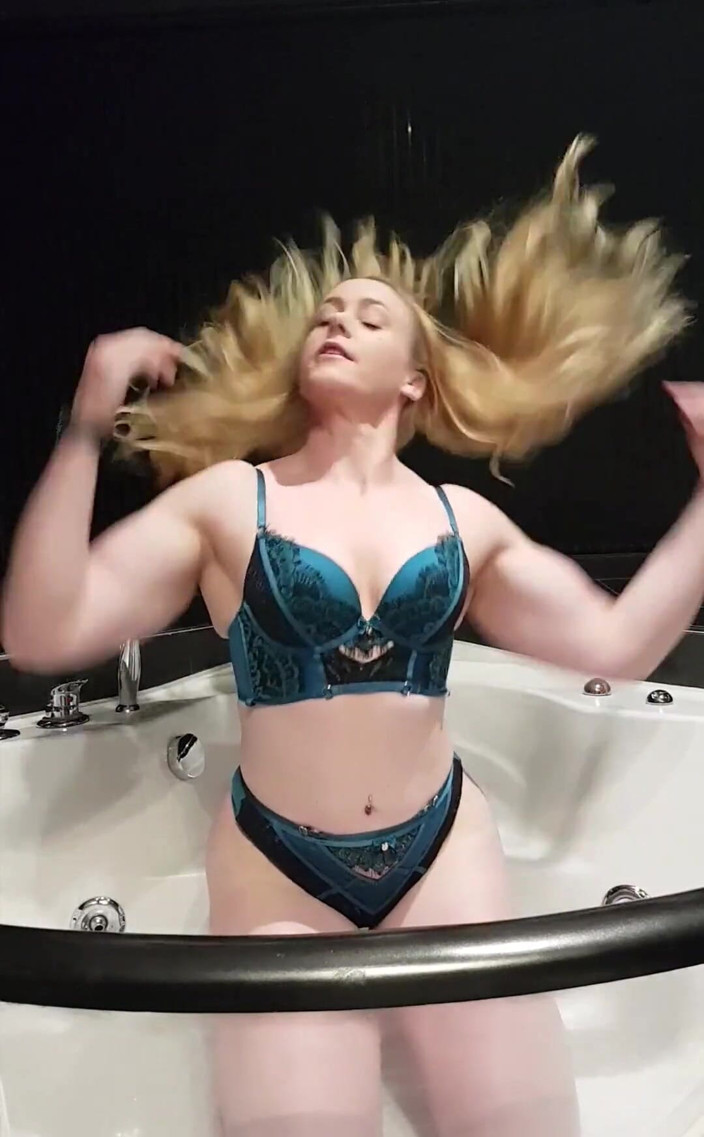 Michellexm: Bavíme se ve lázeňských lázních.