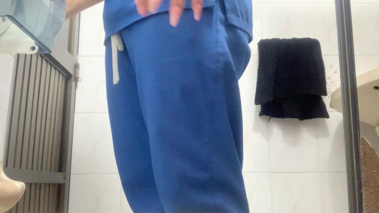 Pampammedallo: Amateur Camera in the Bathroom of the Hospital in Texas