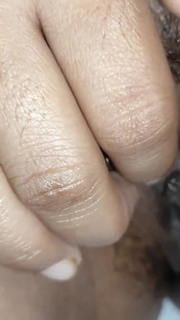 Hot Indian Teen Girls Fingering Her Pussy so Hard