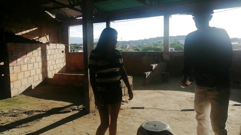 SAMANTA: मैं निर्माण स्थल पर सहकर्मी के साथ चुदाई करता हूं