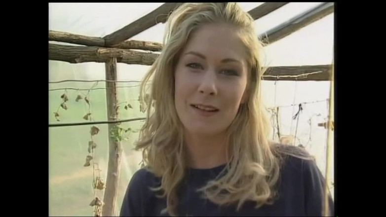 Wonderful Hot World X: Fantastische blonde milf geneukt en ondergespoten in monsterlul in de...