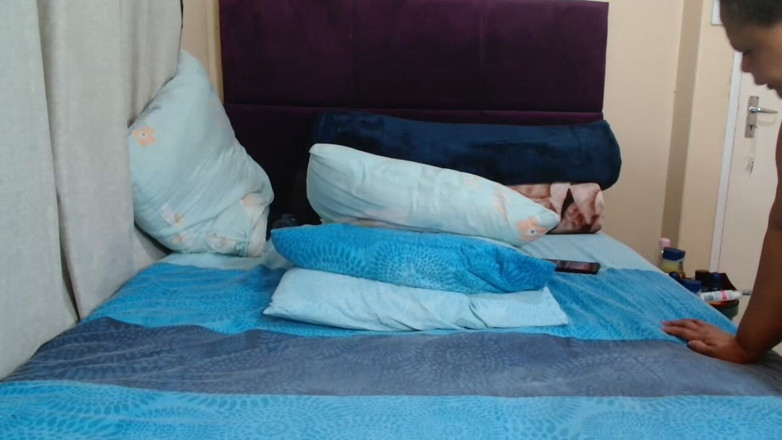 Legendary Booty Overdose: คุณทําให้ฉันน้ําหีแตกได้ไหม