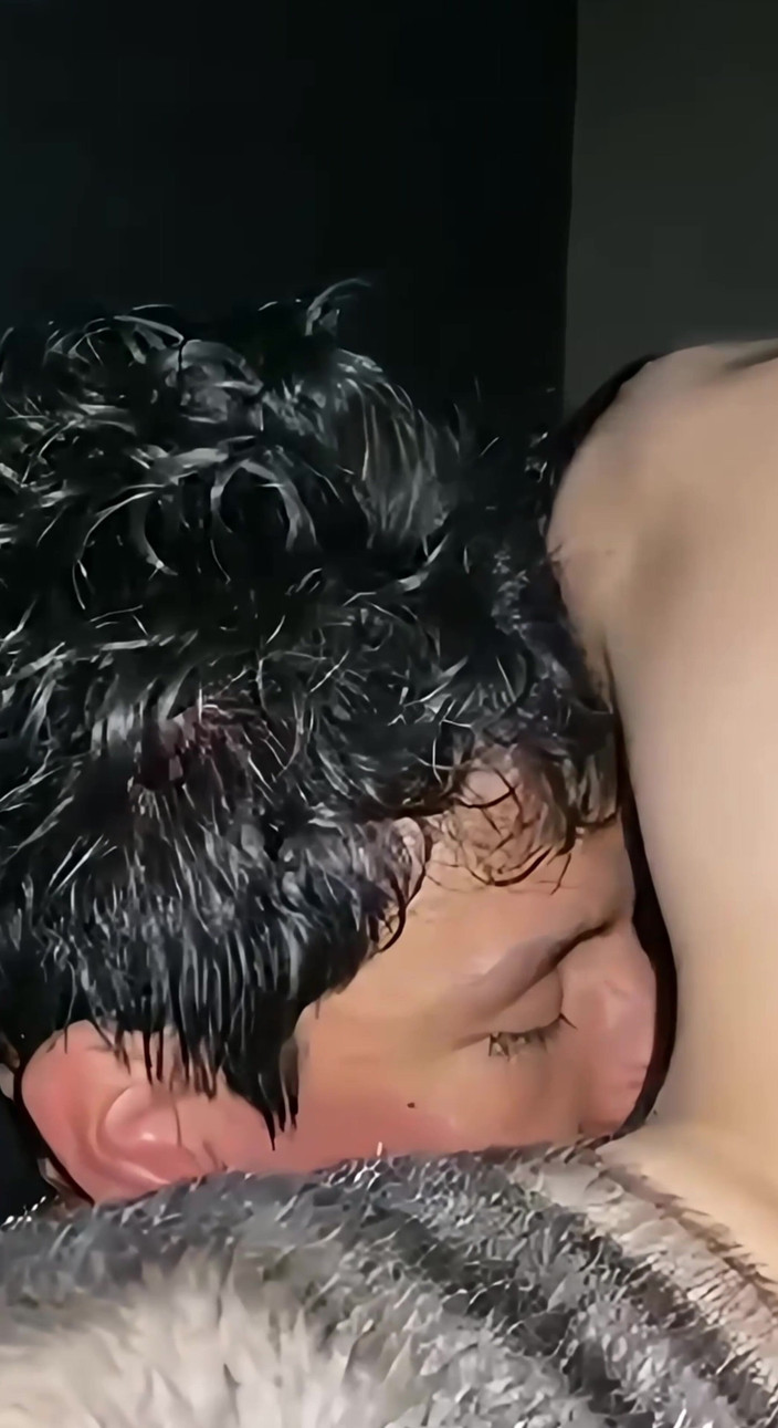 deepthroatec: Berlutut menyenangkan tuanku