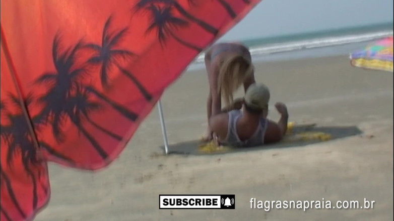 Amateurs videos: Brazilian couple having sex on the empty beach