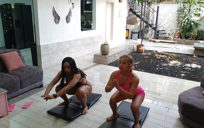 AgataDelphine: Um pouco de exercício com minha amiga Briannachesea