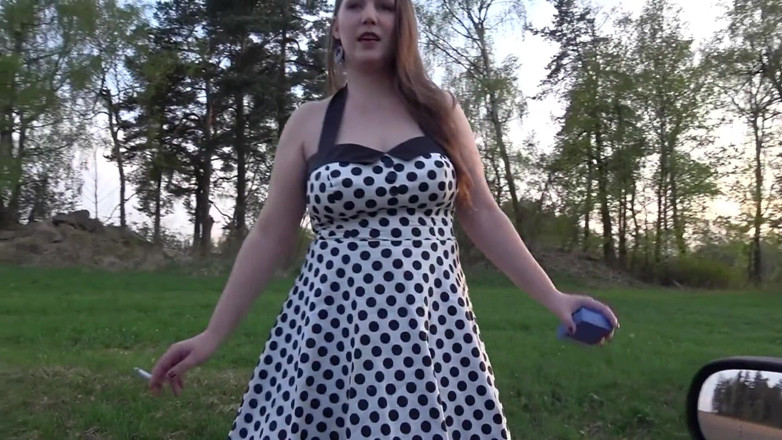 Viktoria Goo: 被一个变态的陌生人搭讪 - 完全充满了小便!- Viktoria Goo